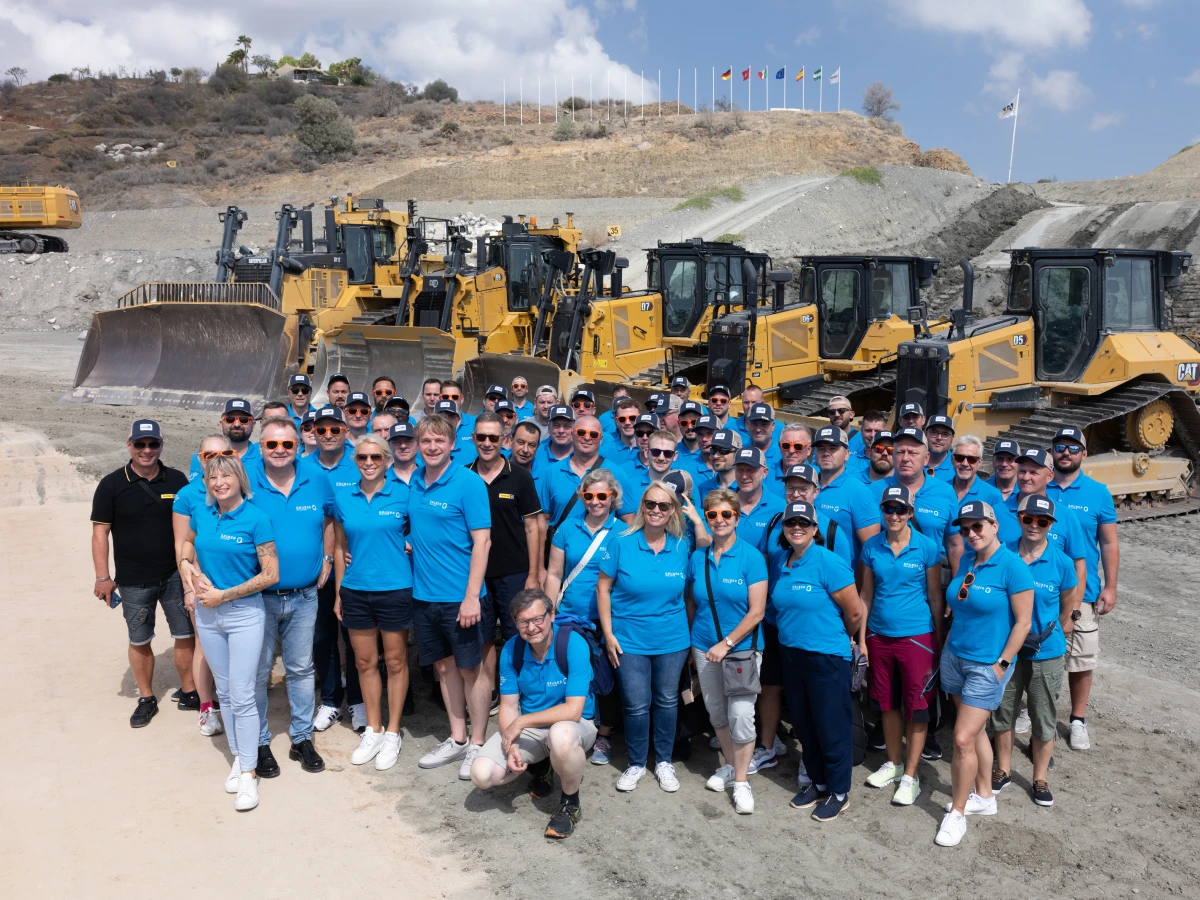 On the occasion of its 50th anniversary, we had the pleasure of filming Gruber Holding's exclusive anniversary trip to Málaga. In addition to branding the travel items, we produced an image film for the employer branding. By interviewing the employees, we were able to clearly position the team spirit.